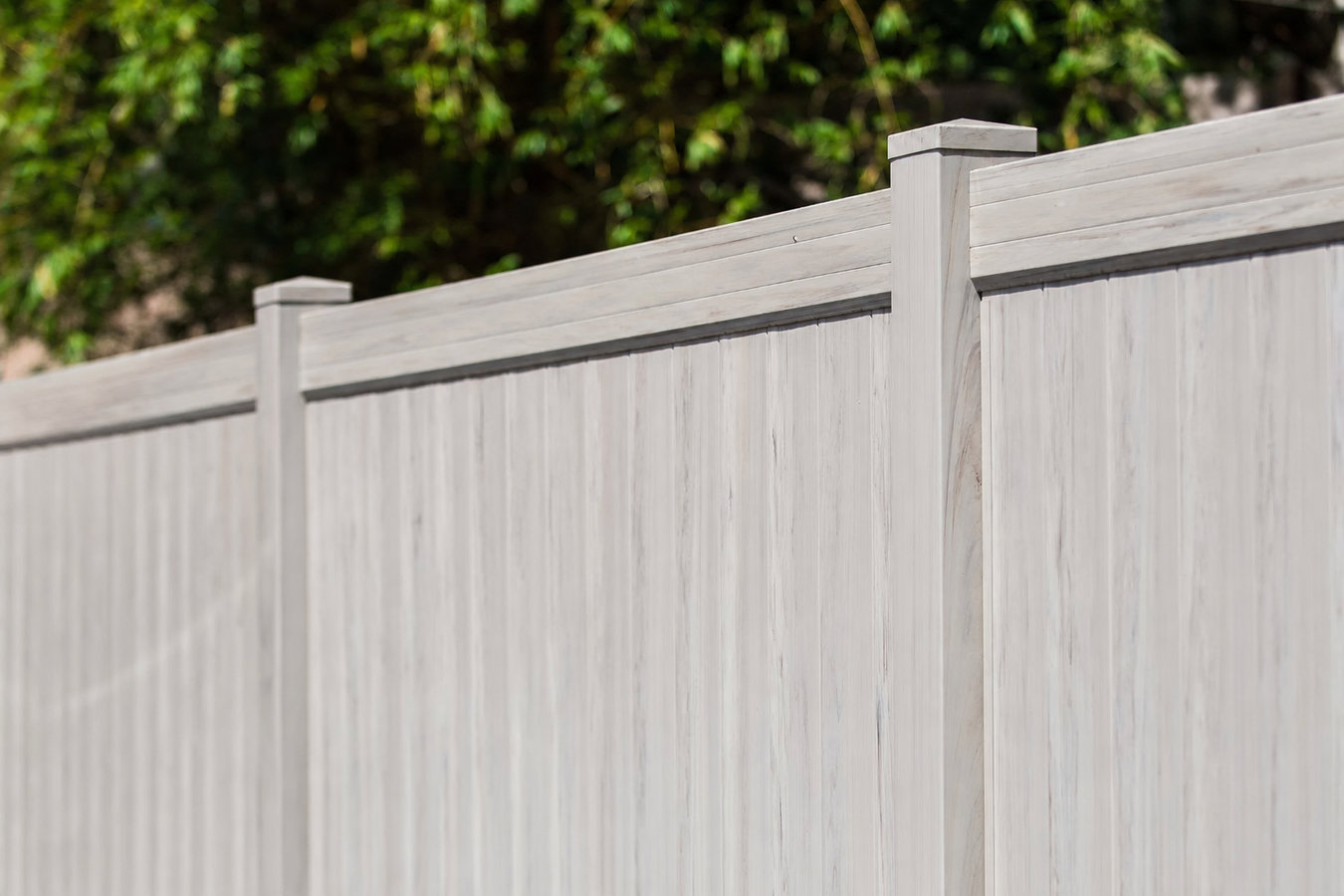 Vinyl fence installation in Santa Rosa, CA